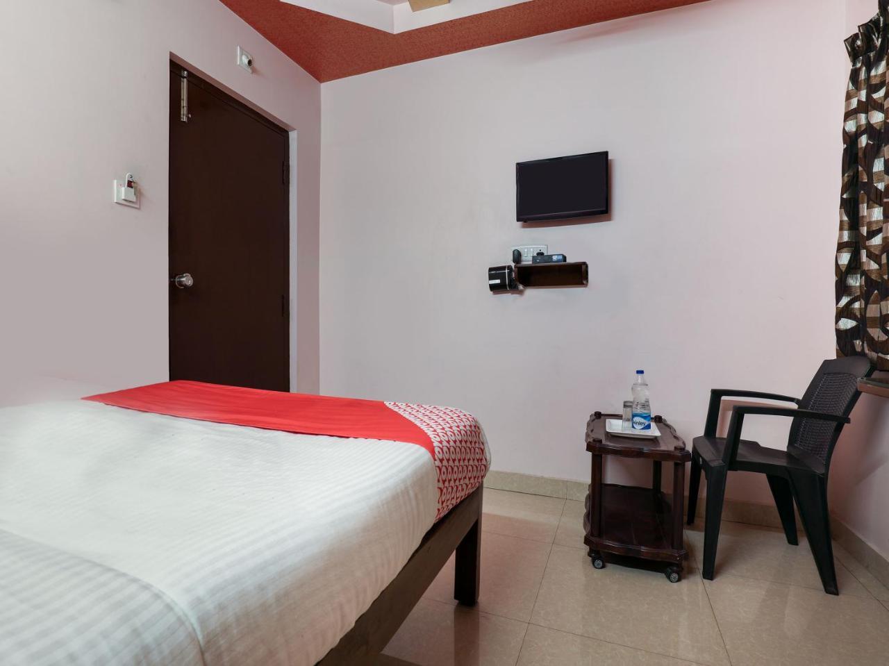 Oyo 10711 Hotel Nsnr Residency Visakhapatnam Exterior photo