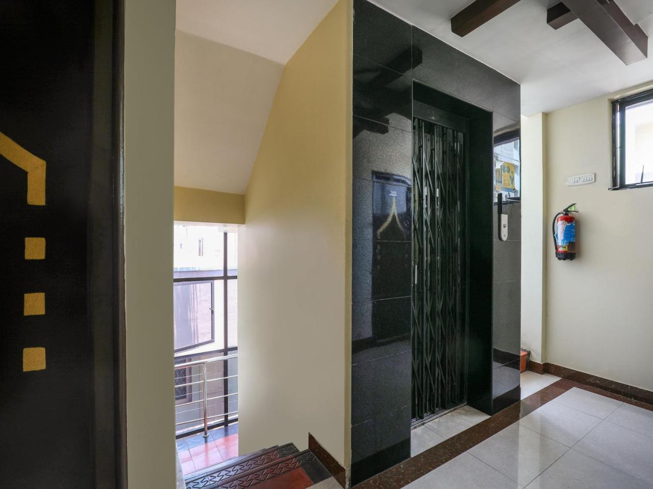 Oyo 10711 Hotel Nsnr Residency Visakhapatnam Exterior photo